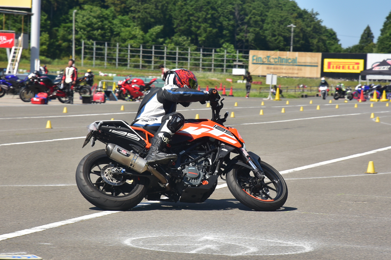 D72_9318.JPG