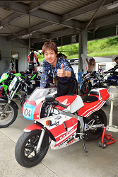 D72_9925_thumb.png