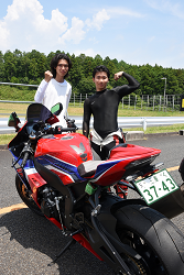 D72_9253_thumb.png